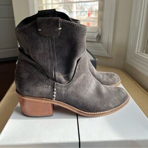 Dolce Vita Grayden suede bootie